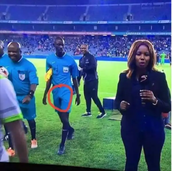 Wait, did this match official get an erection while starring at a reporter